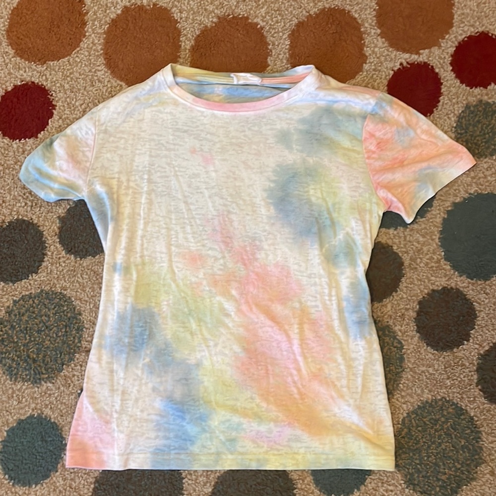 Rainbow t-shirt in fantastic condition!